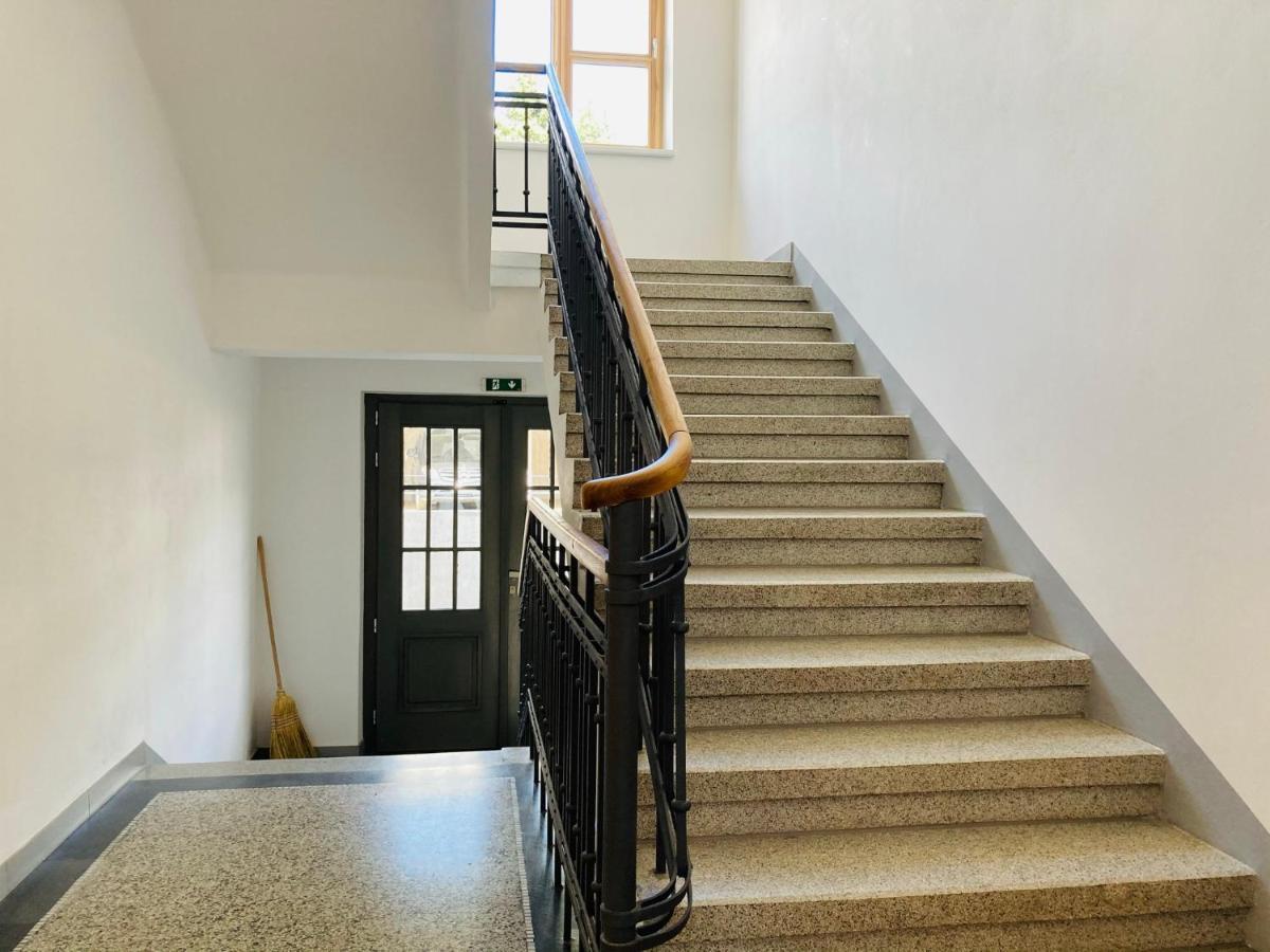 Kotel Apartment *