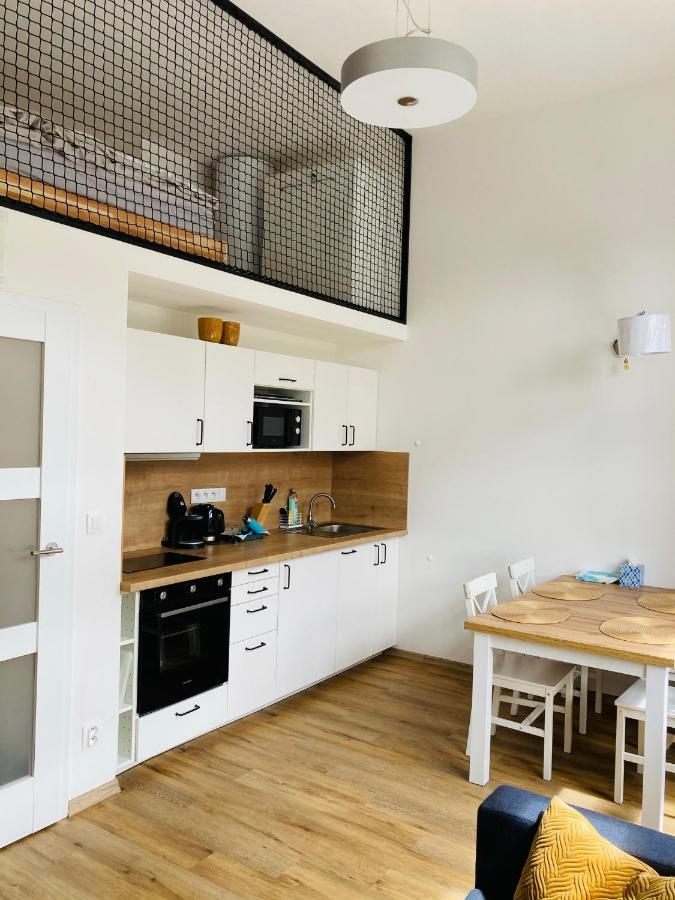 Kotel Apartment *