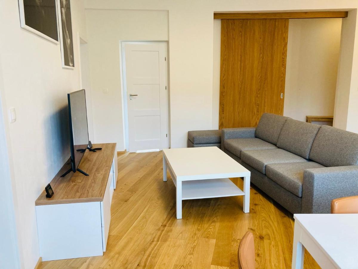 Kotel Apartment *